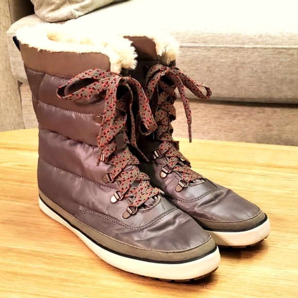 ✅️Host Pick!! Keds Droplet Faux Fur Boot [8.5] - Picture 2 of 9